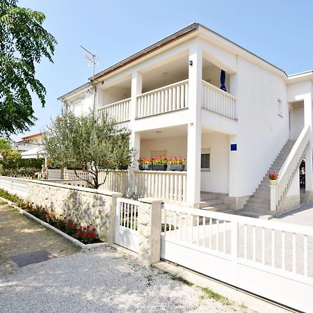 Apartment Diva Nin Bagian luar foto
