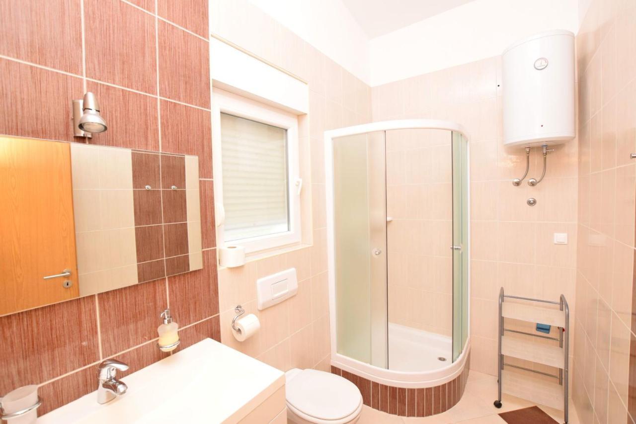 Apartment Diva Nin Bagian luar foto