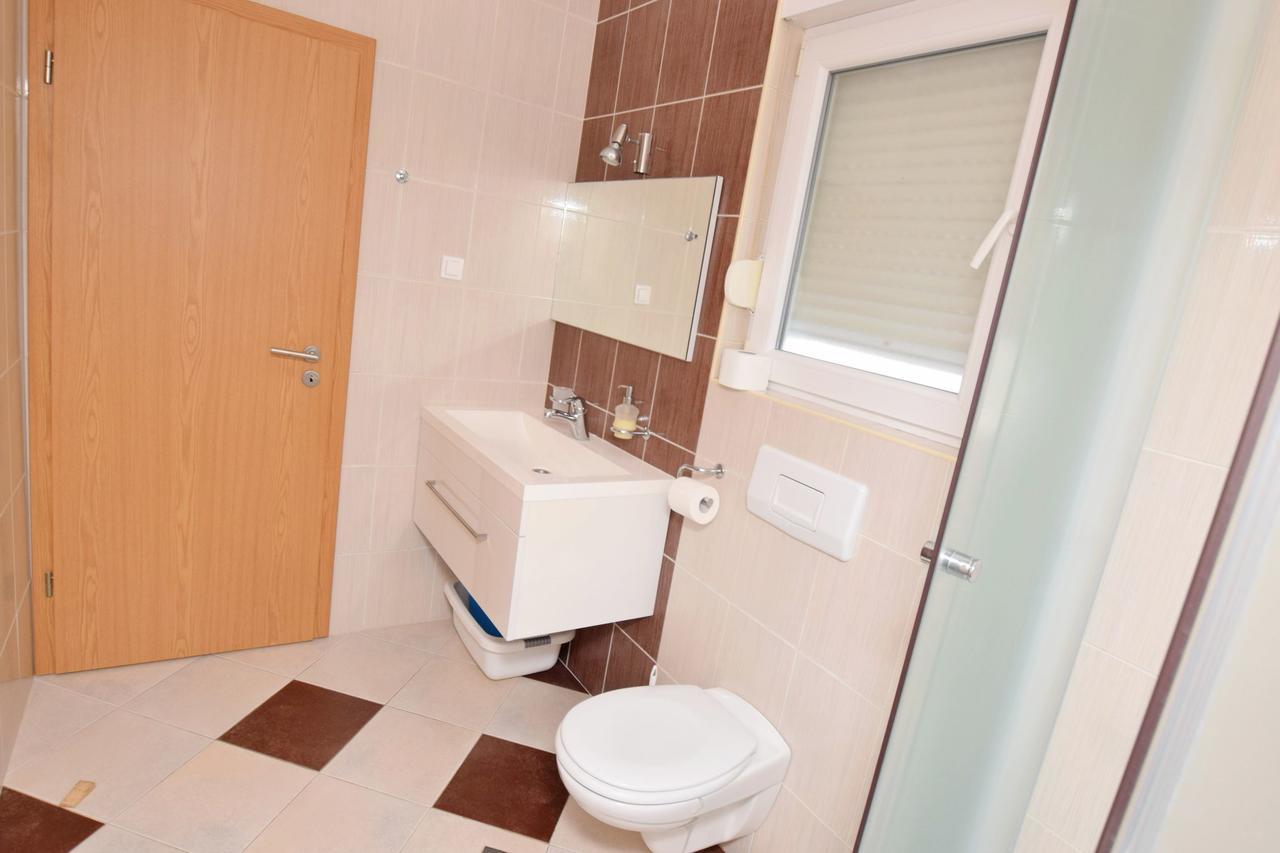 Apartment Diva Nin Bagian luar foto