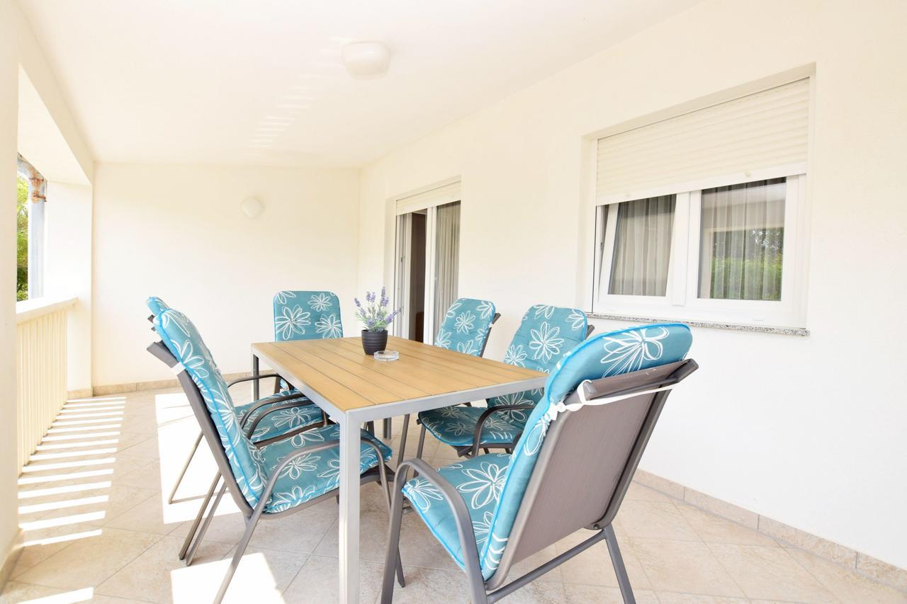 Apartment Diva Nin Bagian luar foto