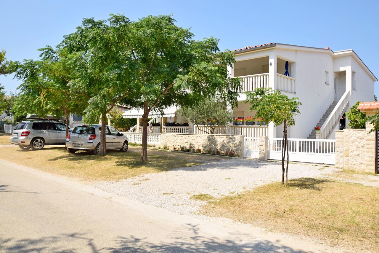 Apartment Diva Nin Bagian luar foto