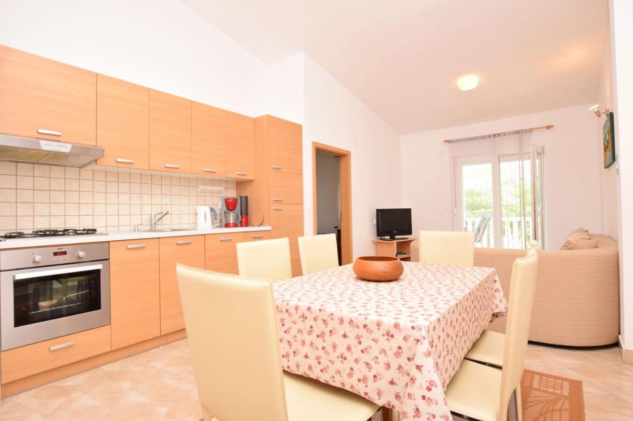 Apartment Diva Nin Bagian luar foto