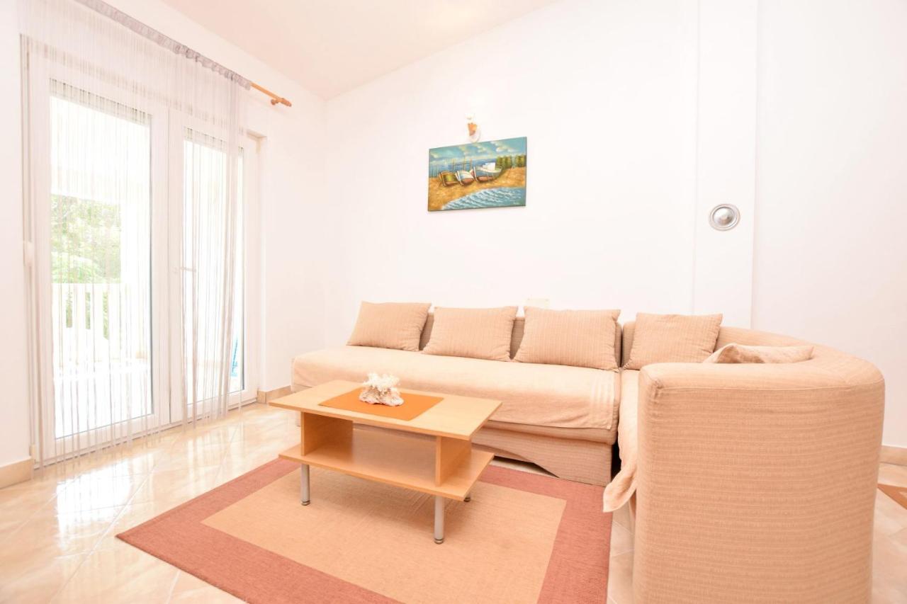 Apartment Diva Nin Bagian luar foto