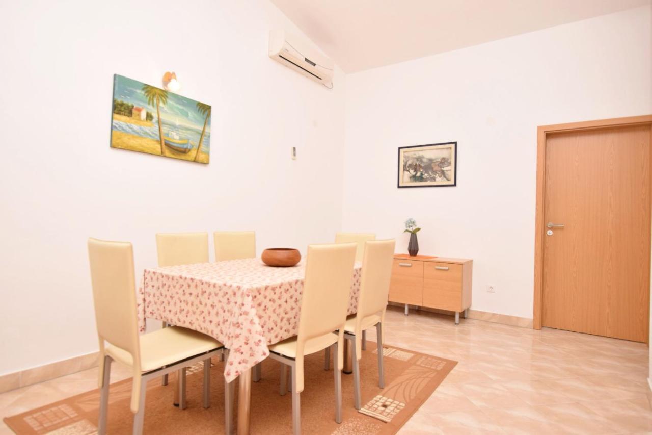 Apartment Diva Nin Bagian luar foto