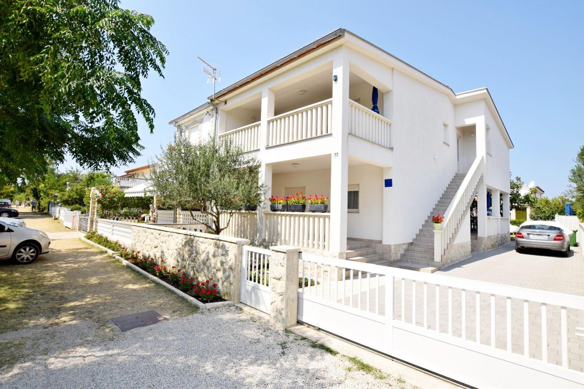 Apartment Diva Nin Bagian luar foto