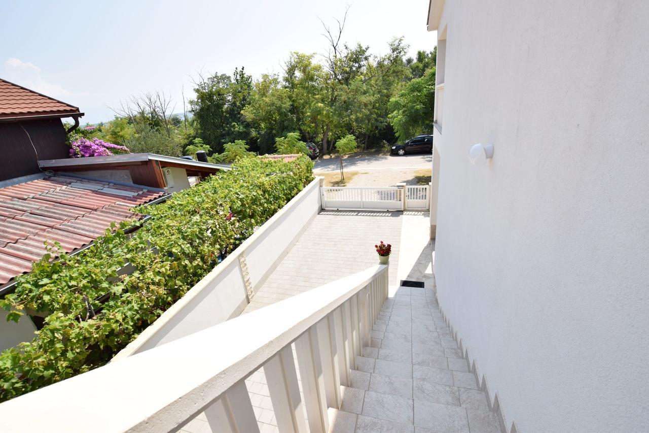 Apartment Diva Nin Bagian luar foto